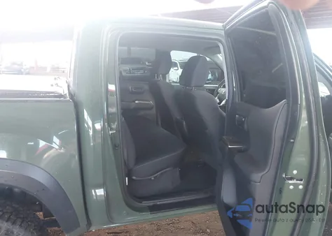 2021 Toyota Tacoma Sr5 V6 z USA, uszkodzony, nr VIN 3TYCZ5AN4MT007809